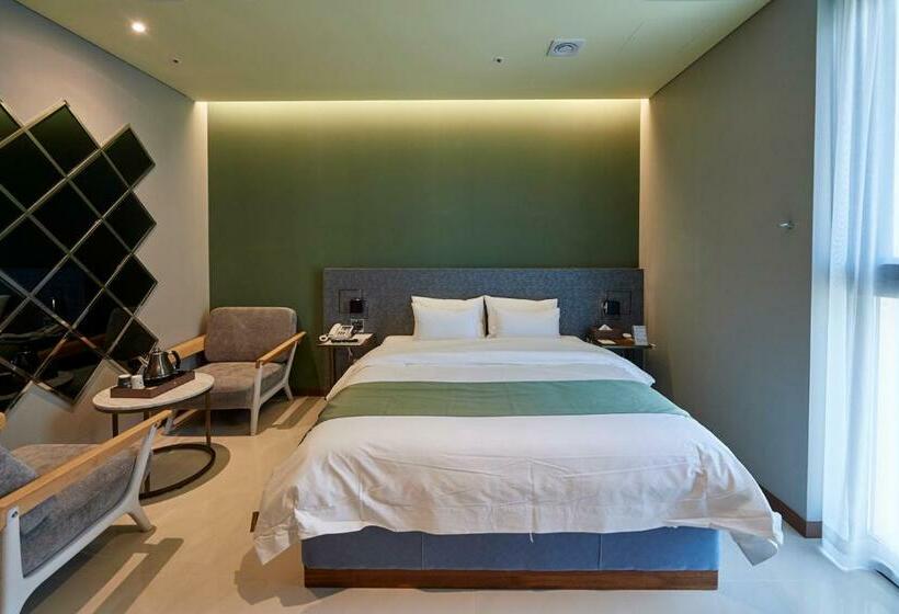 Номер Deluxe, Gimpo Stavia