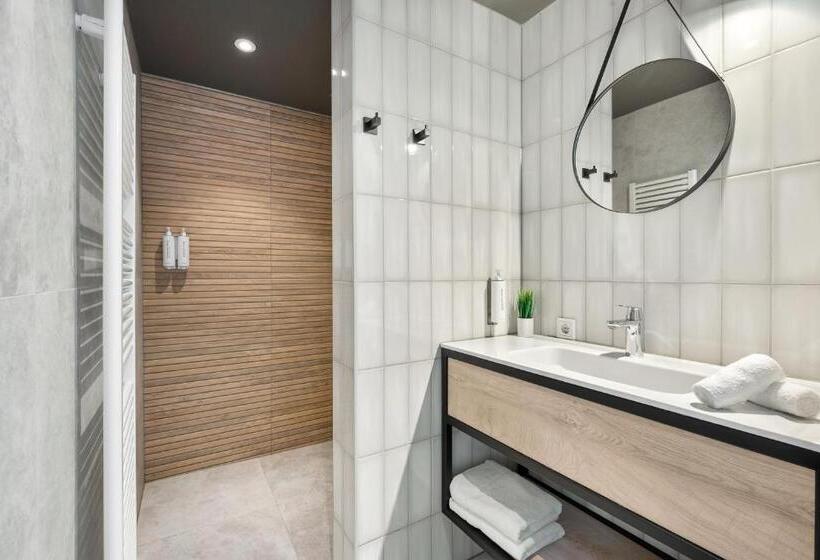 Полулюкс Одноместный с Террасой, Suites Boulevard 17