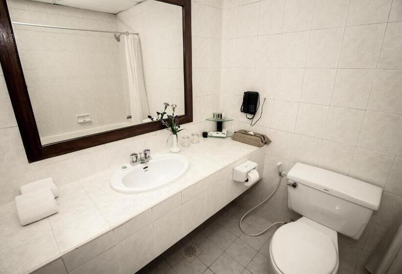 Полулюкс, Laotel Vientiane