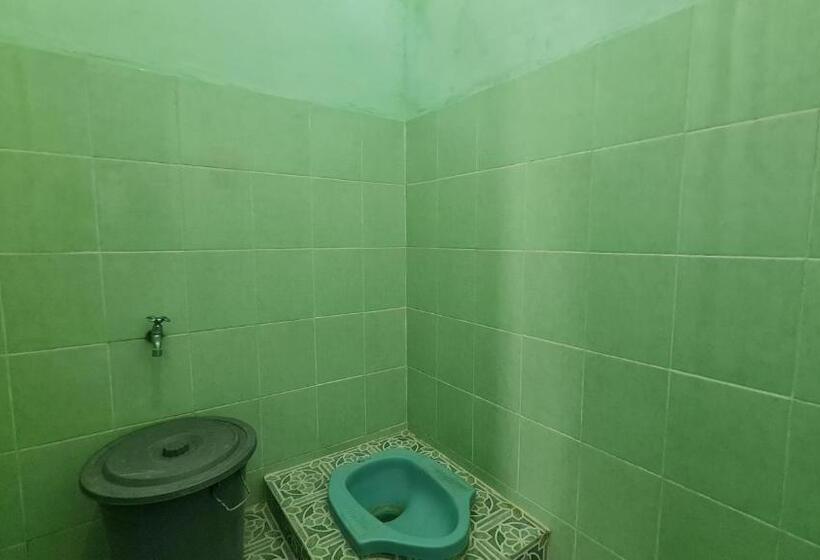 Номер Стандарт, Spot On 93020 Rumah Singgah Ganjuran