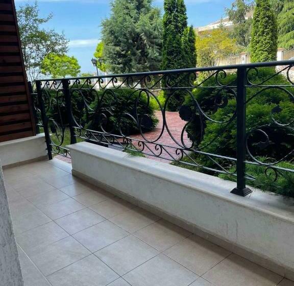 Апартаменты 1 Спальня Вид на Сад, Rich 3 Sp Apartments
