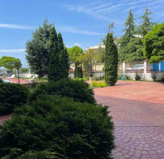 Апартаменты 1 Спальня Вид на Сад, Rich 3 Sp Apartments