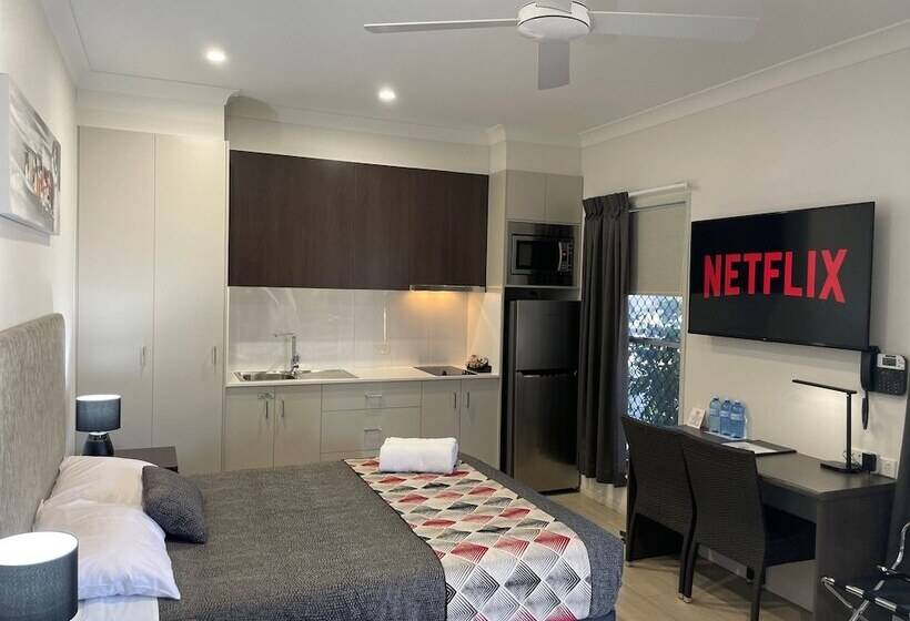 스탠다드 스튜디오, Northpoint Motel Apartments