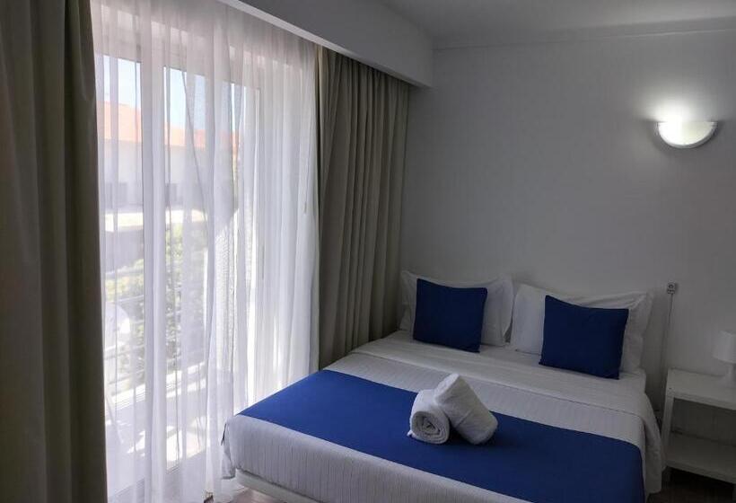 스탠다드 트리플 발코니 룸, Residencial Tropicália Al