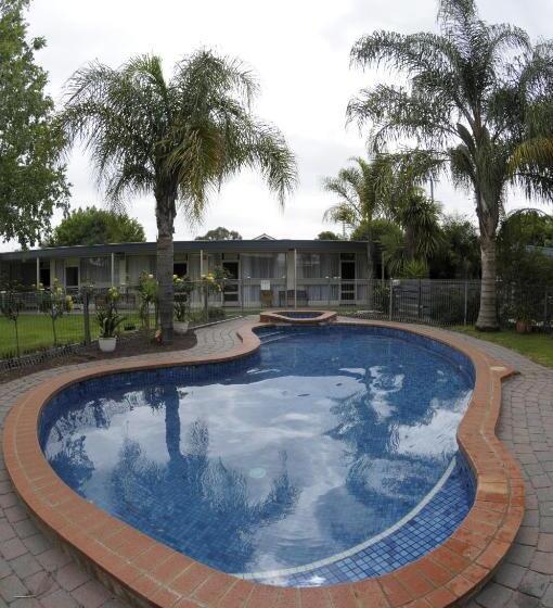 اتاق خانوادگی با چشم‌انداز باغ, Warrina Motor Inn Wodonga Cbd