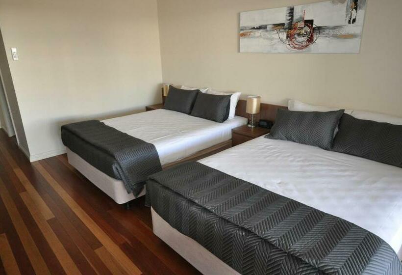 חדר סטנדרט עם מרפסת, The Australian Hotel Motel