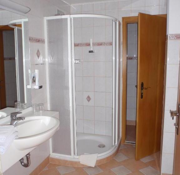 Номер Стандарт, Pension Lindbichler