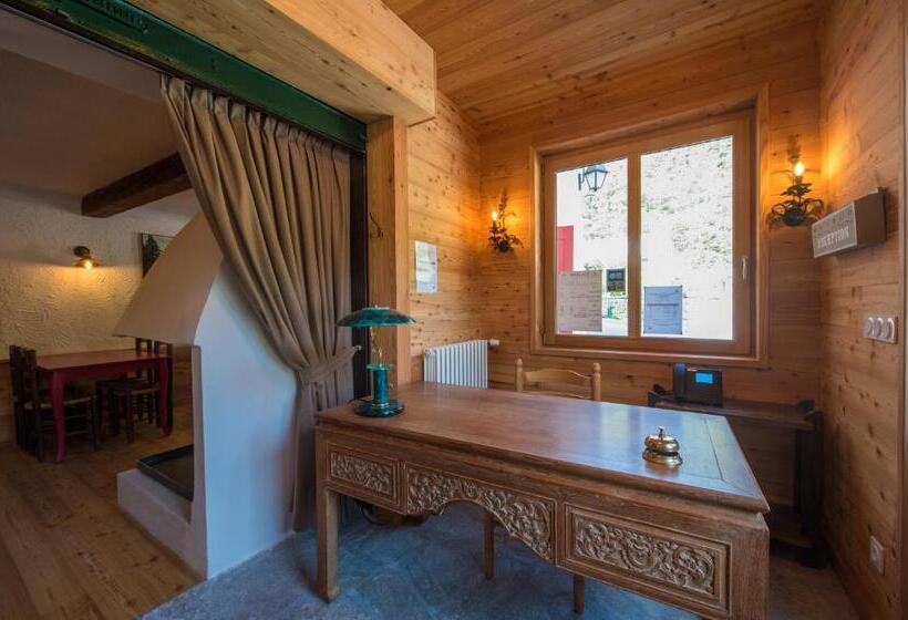 شقة غرفتين, Auberge Du Bachelard