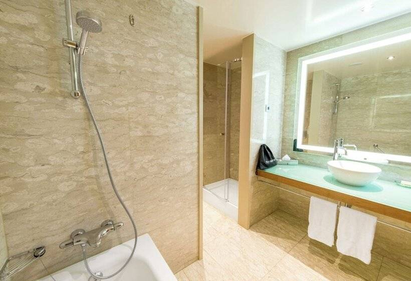 Номер Стандарт Вид на Море, Hilton Diagonal Mar Barcelona