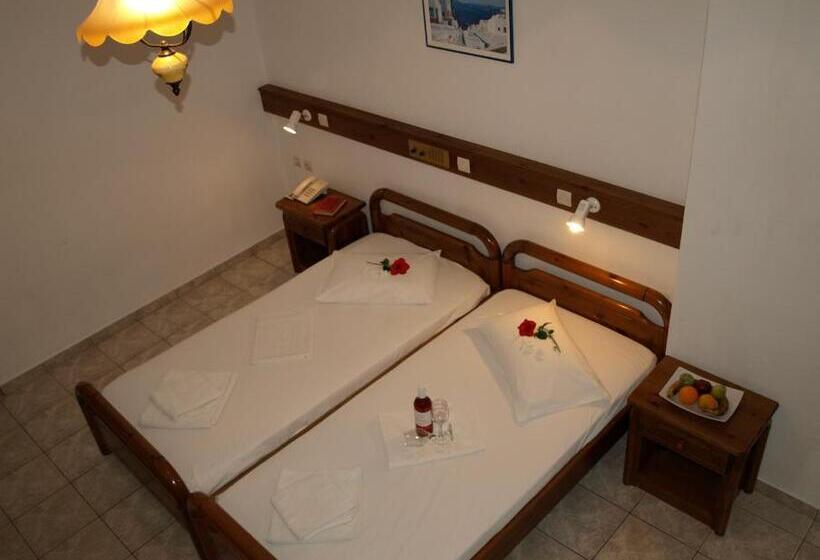 Chambre Standard Vue Piscine, Levante Beach