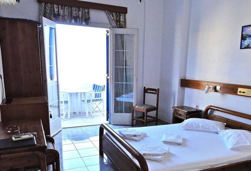 Chambre Standard Vue Piscine, Levante Beach