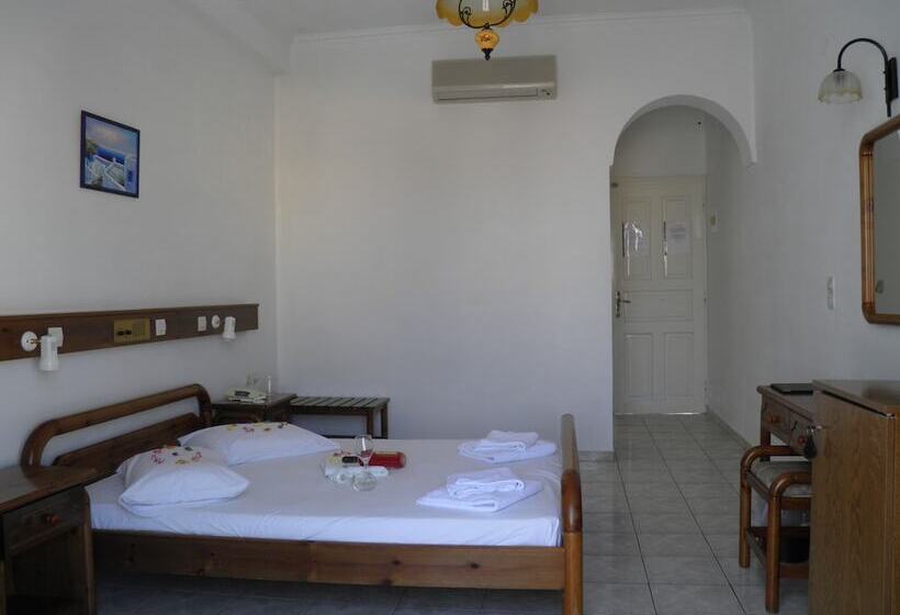 Chambre Triple Standard Vue Piscine, Levante Beach