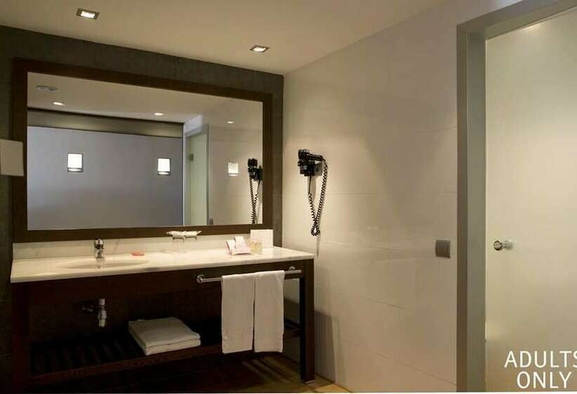 Quarto Triplo Estandar, Magnolia Hotel   Adults Only