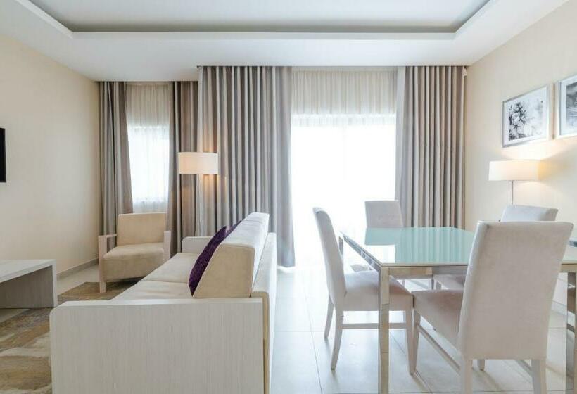 سوئیت با وان آب گرم, Maritim Antonine Hotel & Spa