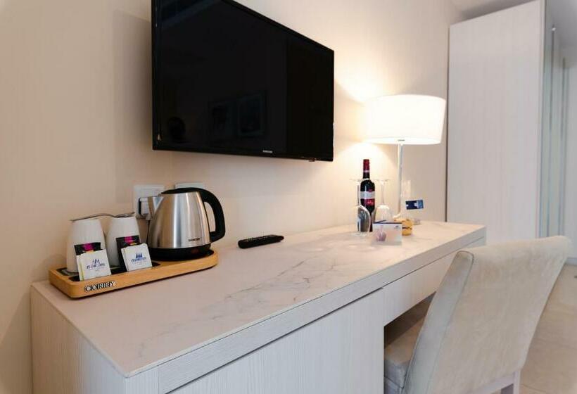اتاق لوکس با چشم‌انداز باغ, Maritim Antonine Hotel & Spa