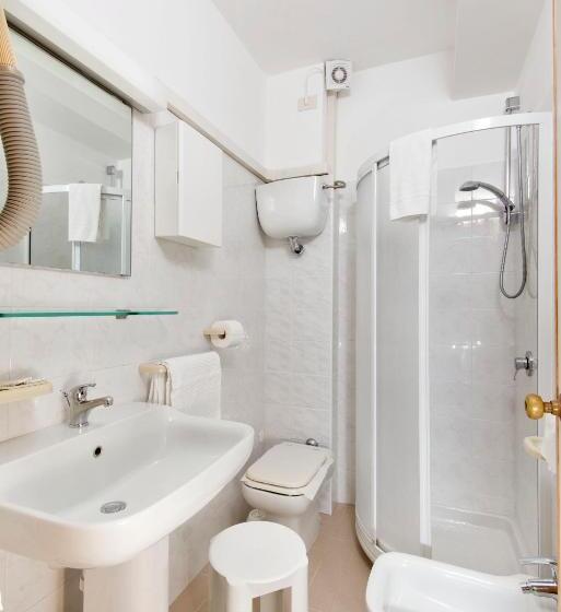 اتاق استاندارد چهار تخته, Albergo La Sirenella