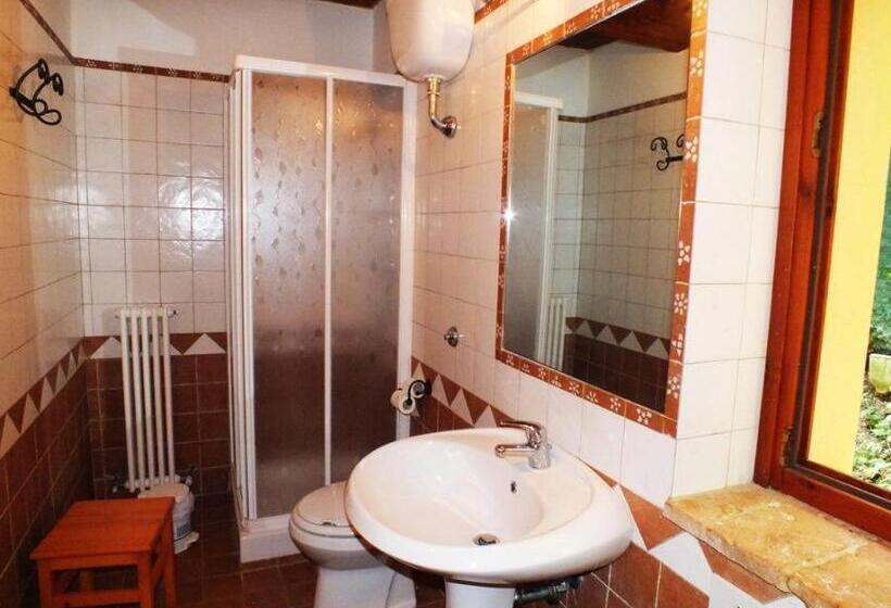 اتاق خانوادگی با چشم‌انداز باغ, Agriturismo La Casa Della Lavanda  Il Casale