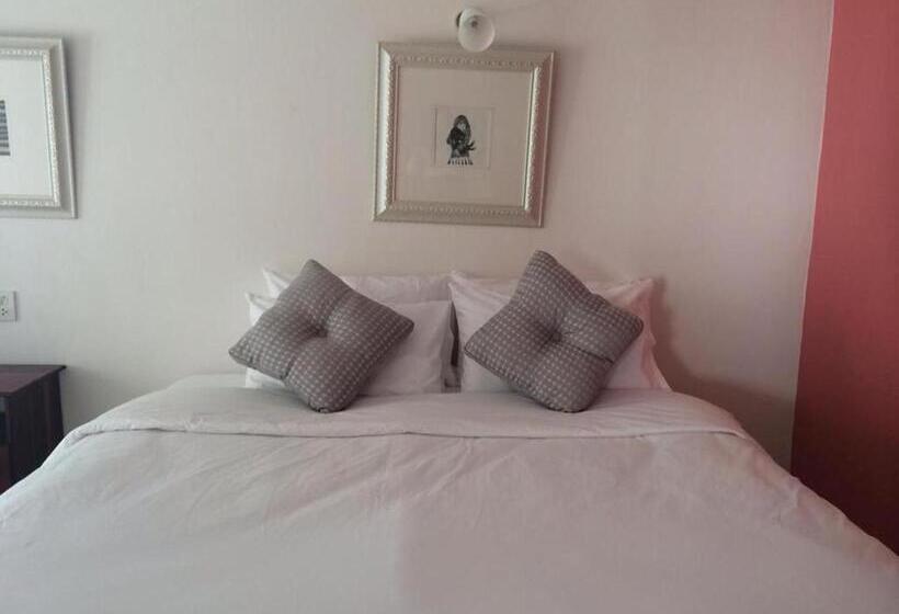 اتاق استاندارد با چشم‌انداز باغ, Meet The Sea Resort