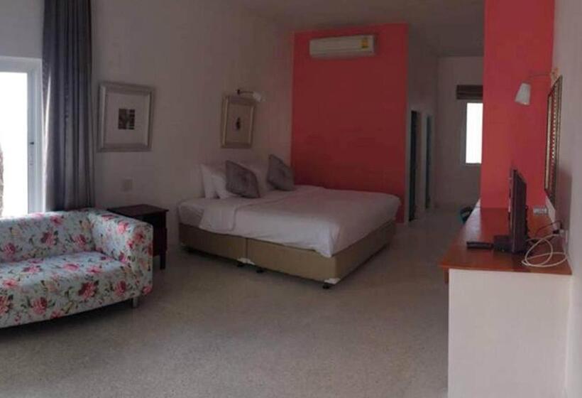 اتاق استاندارد با چشم‌انداز باغ, Meet The Sea Resort