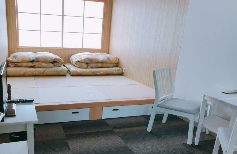 스탠다드 스튜디오, Kibotcha  Hostel