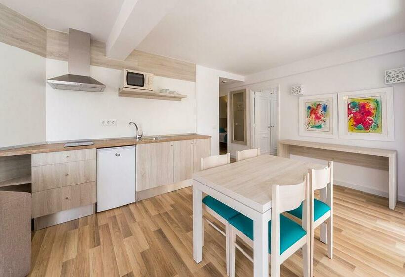2 Bedroom Suite, Comitas Floramar