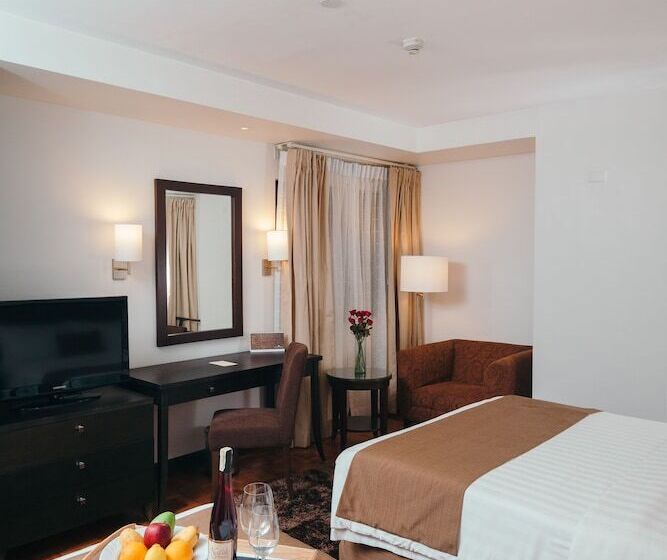 Номер Executive, City Garden Hotel Makati
