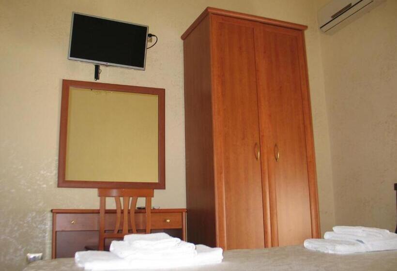 Номер Стандарт с Балконом, Bed & Breakfast Minu