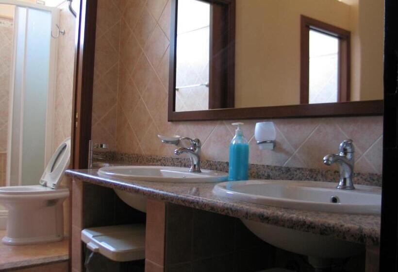 Апартаменты 3 Спальни, Bed & Breakfast Minu
