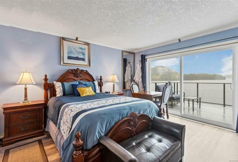 Номер Deluxe Вид на Море с Балконом, The Oceanfront Inn On Stephens Bay