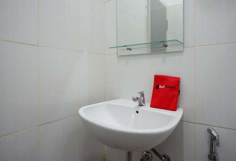 Номер Стандарт, Reddoorz Near Alun Alun Kaliwungu Kendal
