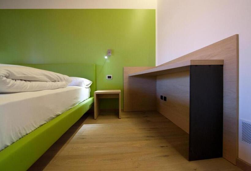غرفة قياسية ثلاثية مزودة بشرفة, Agritur I Colori