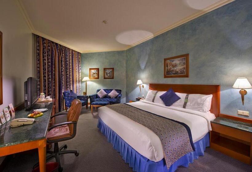 이그제큐티브 룸 킹사이즈 침대, Holiday Inn Al Khobar, An Ihg