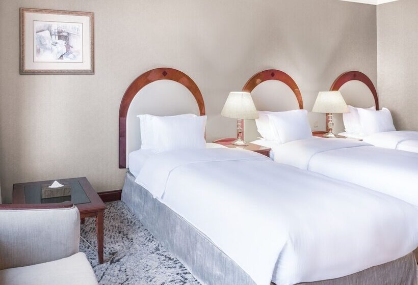 Трехместный Номер Deluxe, Madinah Hilton