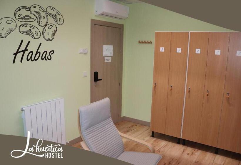 Семейный Номер, Hostel La Huertica