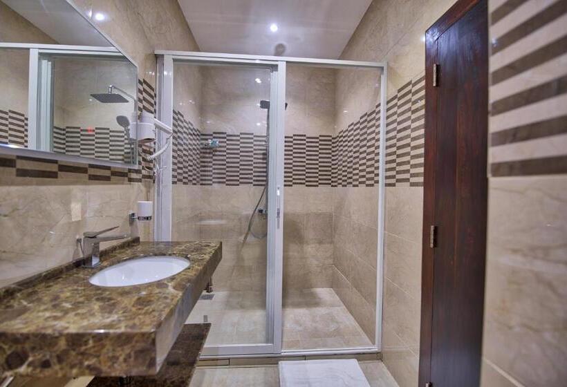 غرفة ديلوكس ثلاثية, Viveka Hotel Colombo