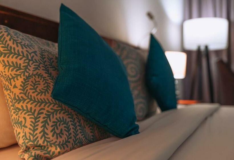 اتاق لوکس, Casuarina Resort And Spa