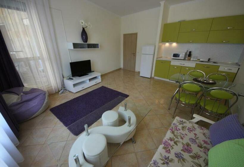 Апартаменты 1 Спальня Вид на Бассейн, Menada Negresco Apartments