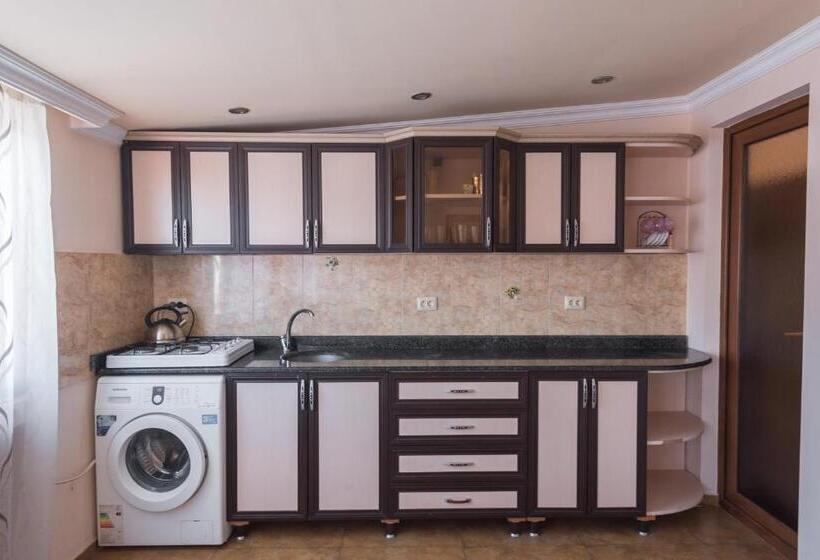اتاق استاندارد با سرویس بهداشتی مشترک, Guesthouse Gorgasali 57