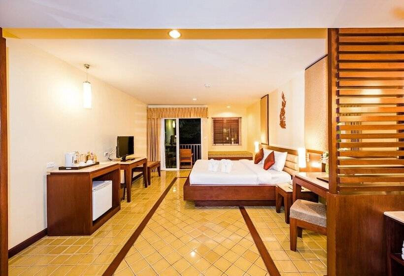 Deluxe Room, Duangjitt Resort, Phuket