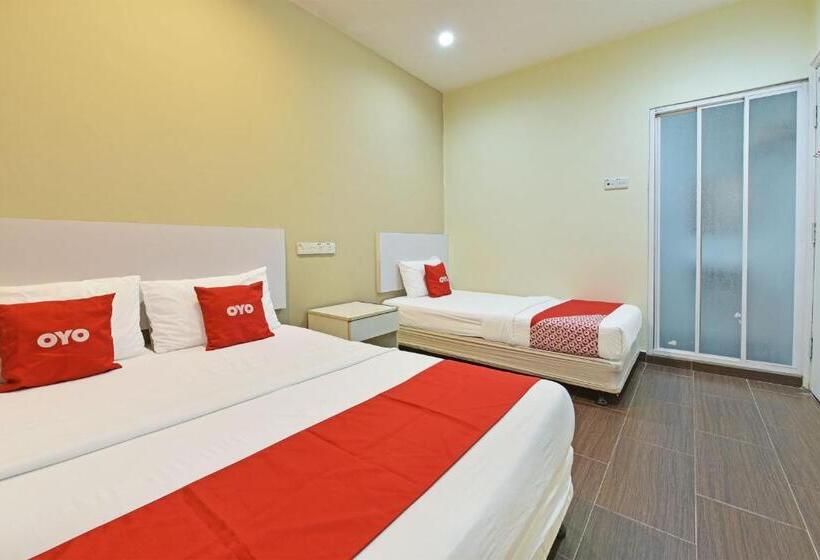 اتاق لوکس سه تخته, Avatarr Hotel By Oyo Rooms
