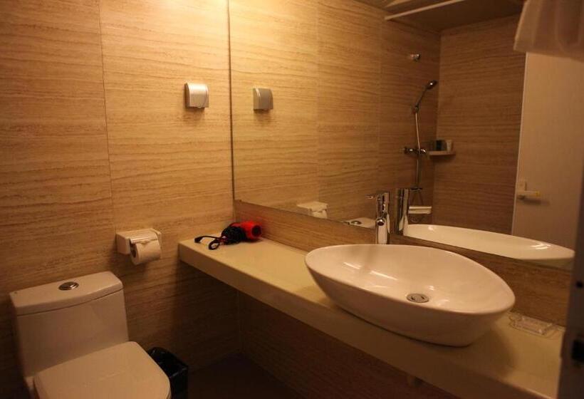 חדר דלוקס, Kaiyue Hotel Zhongshan Road St Michael S Cathedral And Zhanqiao Pier Qingdao