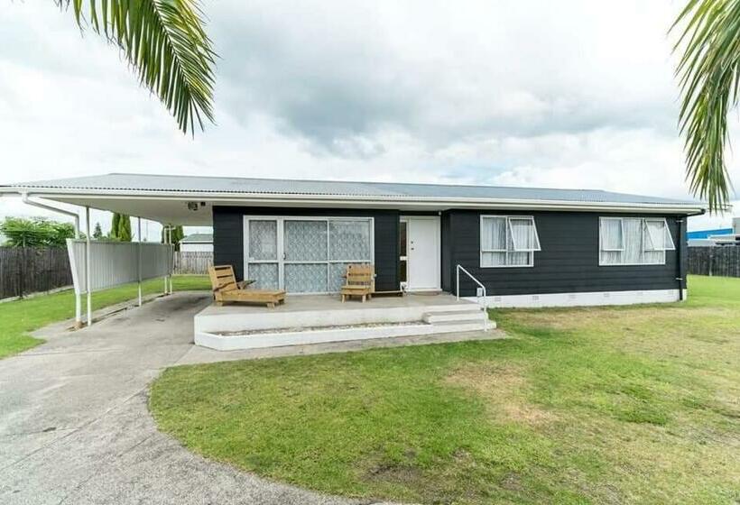 침실 3개 주택, Mount Maunganui House