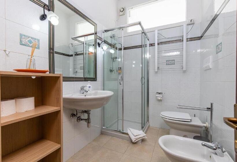 استودیو استاندارد با بالکن, Assajè Guestroom