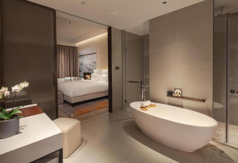 스탠다드 룸 킹사이즈 침대, Pullman Yueyang