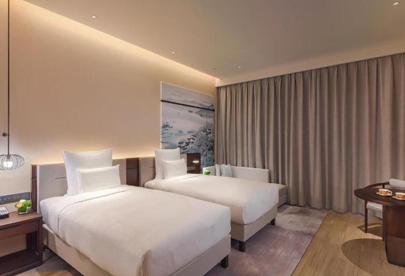 디럭스 룸 호수 전망, Pullman Yueyang