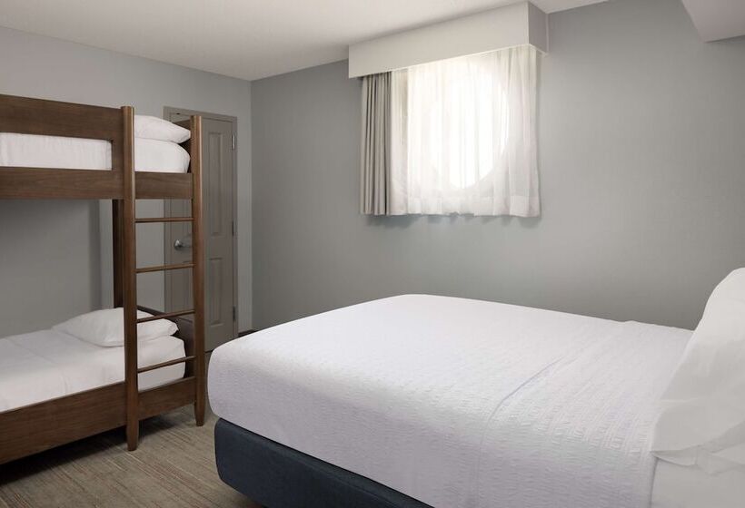 Люкс 2 Спальни, Hampton Inn & Suites Myrtle Beach/oceanfront