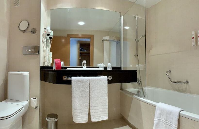 Номер Стандарт Двуспальная Кровать, Ramada By Wyndham Valencia Almussafes
