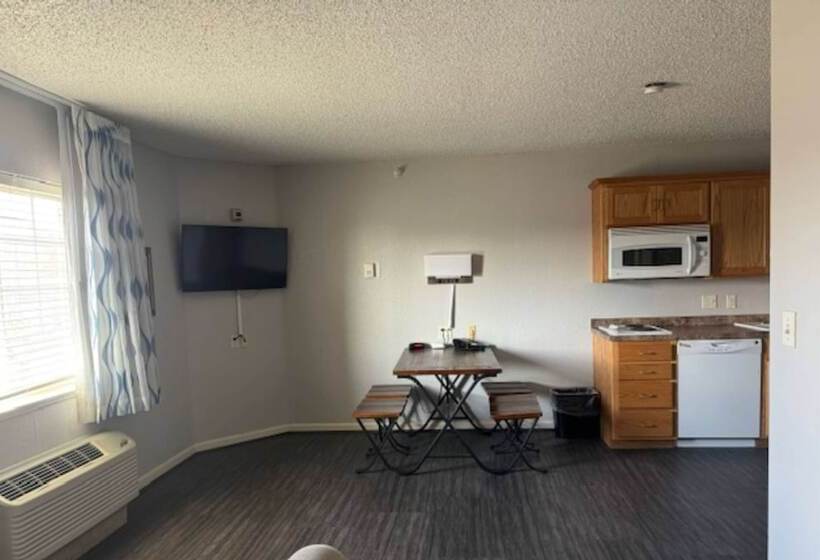 Люкс, Days Inn & Suites By Wyndham Green Bay Wi
