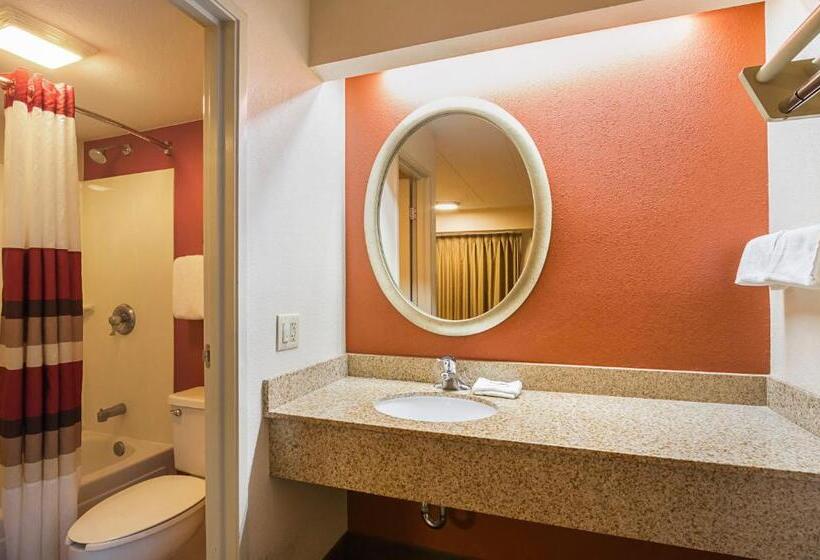 Номер Superior Кровать Кинг, Red Roof Inn Indianapolis North  College Park