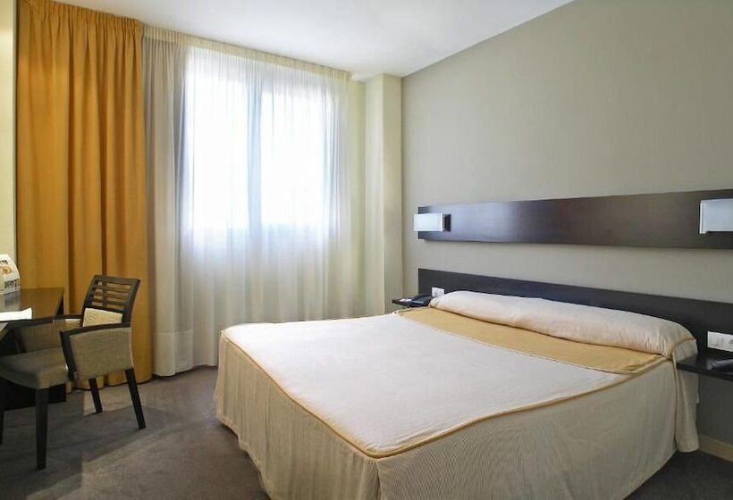 Номер Стандарт, Blu Hotel Pamplona